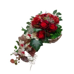 Kompozycja nagrobna czerwone róże w drewnianym sercu