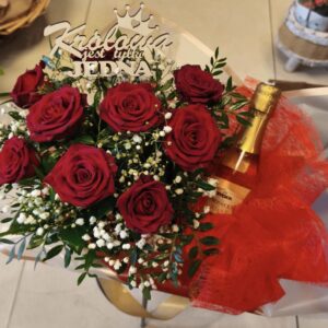 Flower box czerwona róża