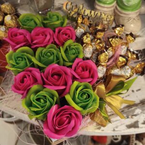 Flouer box mydlana róża z Ferrero Rocher