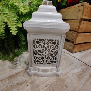 Znicz kapliczka biała