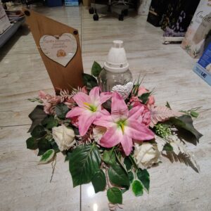 Uroczy stroik różowe lilie