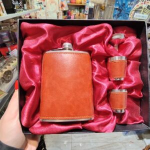 Zestaw piersiówka dla mężczyzny z klasą