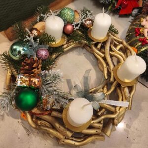 Złoty wieniec adwentowy