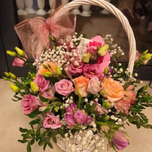 Kwiatowy kosz eustoma