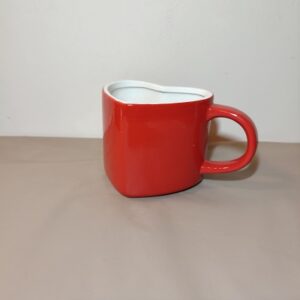 Ceramiczny kubek serce – intensywna czerwień