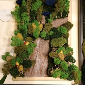 Leśna Chatka Ptaszków – mały obraz 3D z mchu stabilizowanego 45 × 30 cm