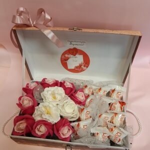 Skrzynka Pełna Najserdeczniejszych Życzeń – elegancki zestaw w słodkim stylu