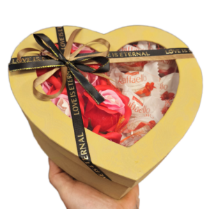 Pudełko Raffaello i róże